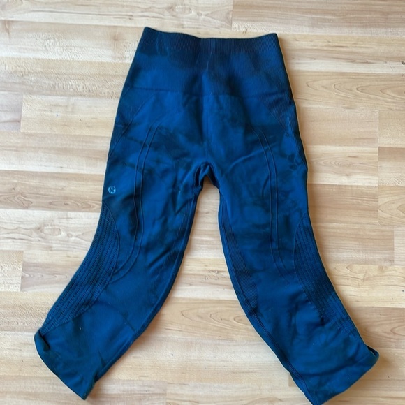 Lululemon In the flow II seamless crop leggings size 4 - Picture 4 of 6
